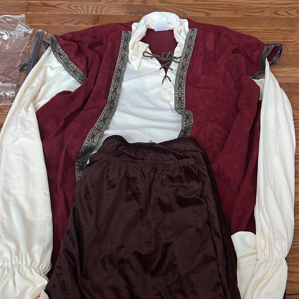 California Costumes Medieval Man